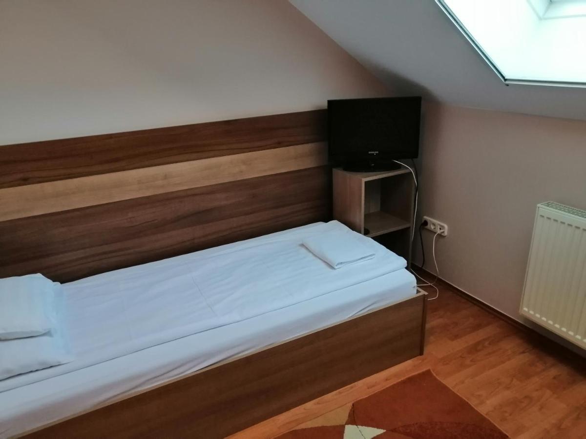 Csipkehaz Apartman Cserkeszőlő Zewnętrze zdjęcie