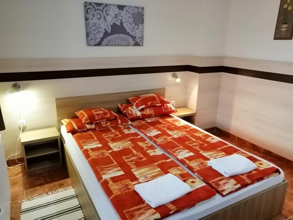 Csipkehaz Apartman Cserkeszőlő Zewnętrze zdjęcie