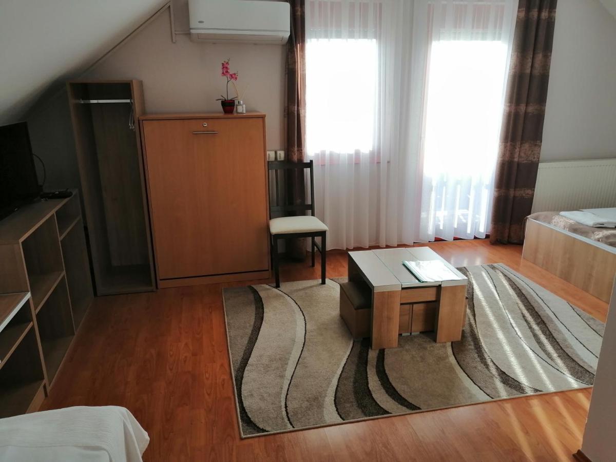 Csipkehaz Apartman Cserkeszőlő Zewnętrze zdjęcie