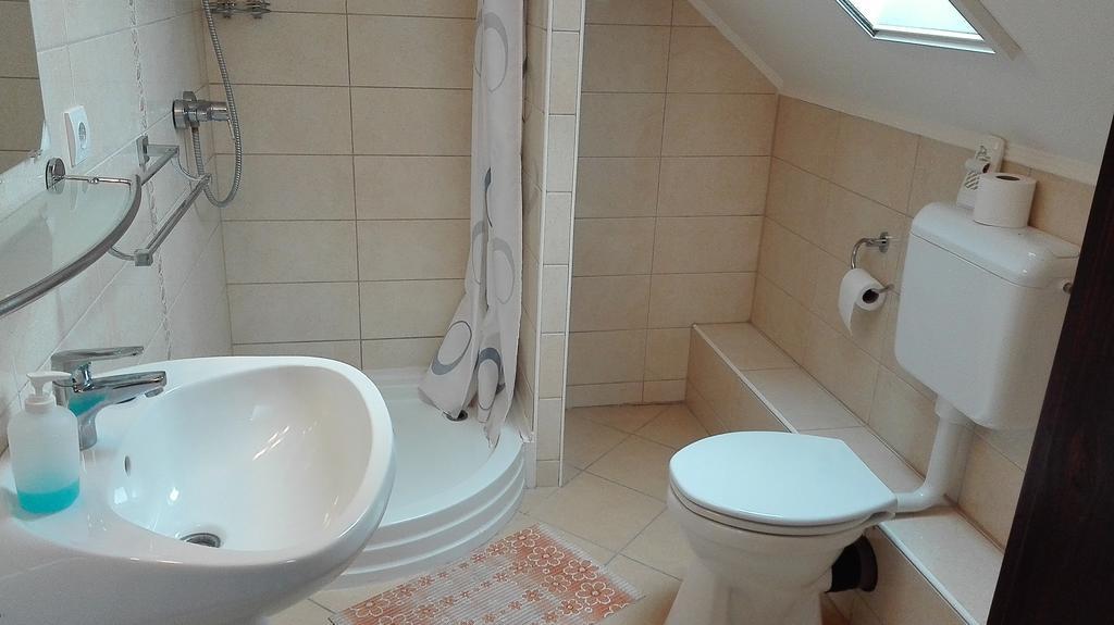 Csipkehaz Apartman Cserkeszőlő Zewnętrze zdjęcie