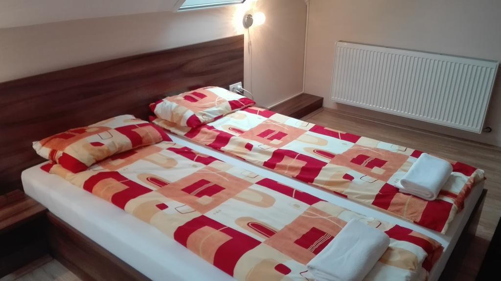 Csipkehaz Apartman Cserkeszőlő Zewnętrze zdjęcie