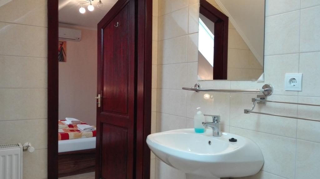 Csipkehaz Apartman Cserkeszőlő Zewnętrze zdjęcie