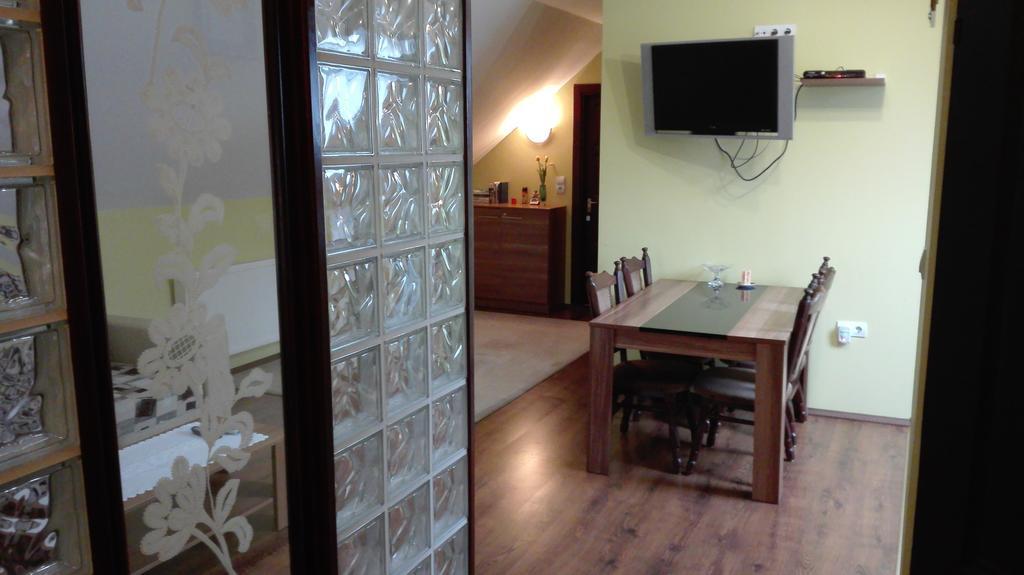 Csipkehaz Apartman Cserkeszőlő Zewnętrze zdjęcie
