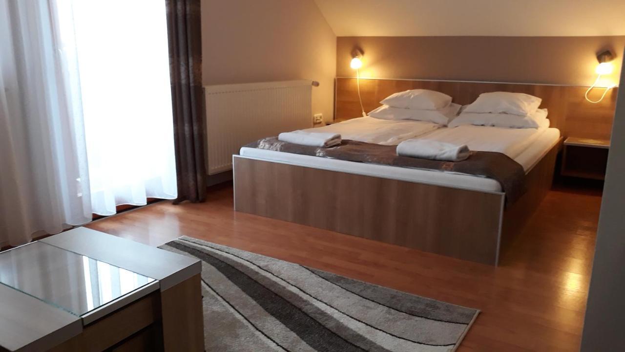 Csipkehaz Apartman Cserkeszőlő Zewnętrze zdjęcie