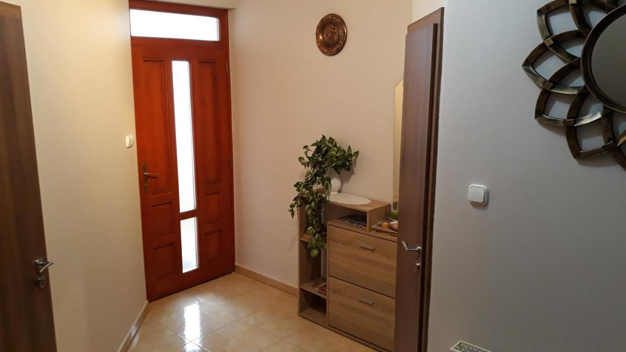 Csipkehaz Apartman Cserkeszőlő Zewnętrze zdjęcie